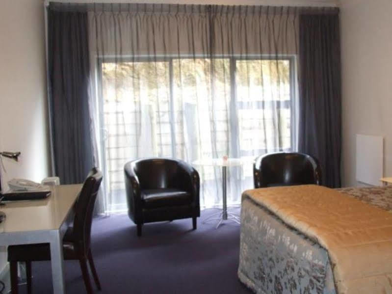 Amethyst Court Motor Lodge Порируа Екстериор снимка